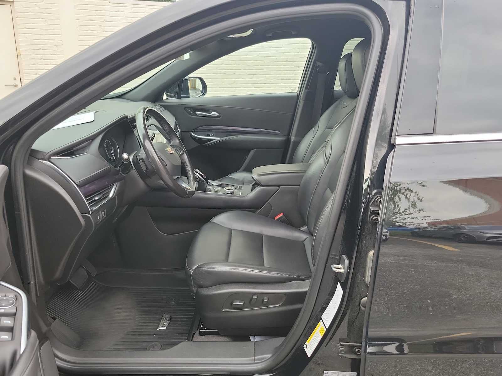 2023 Cadillac XT4 FWD Luxury