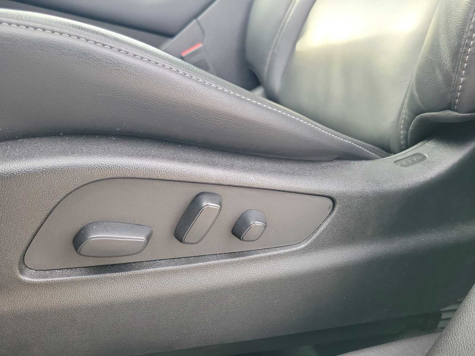 2023 Cadillac XT4 AWD Luxury