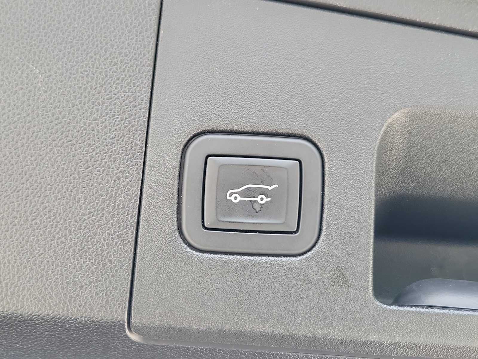 2024 Cadillac XT4 FWD Premium Luxury