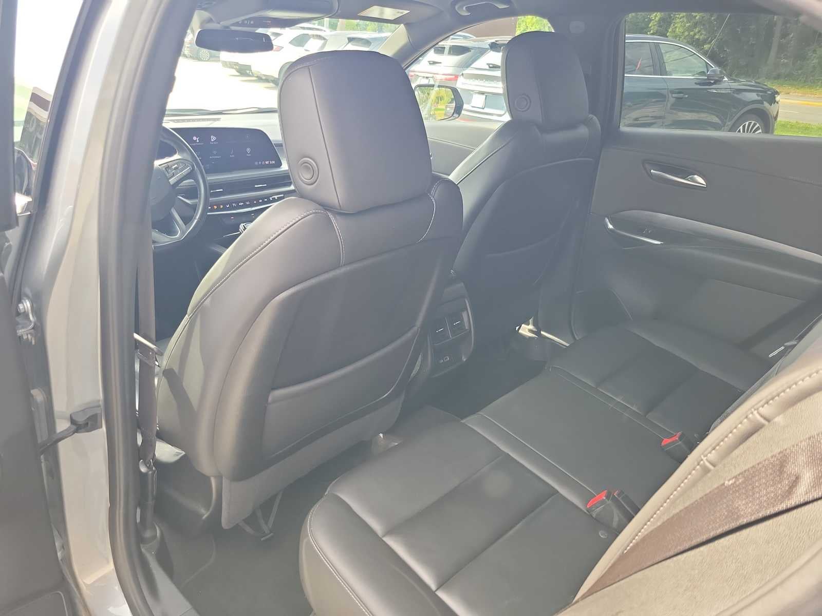 2024 Cadillac XT4 FWD Premium Luxury