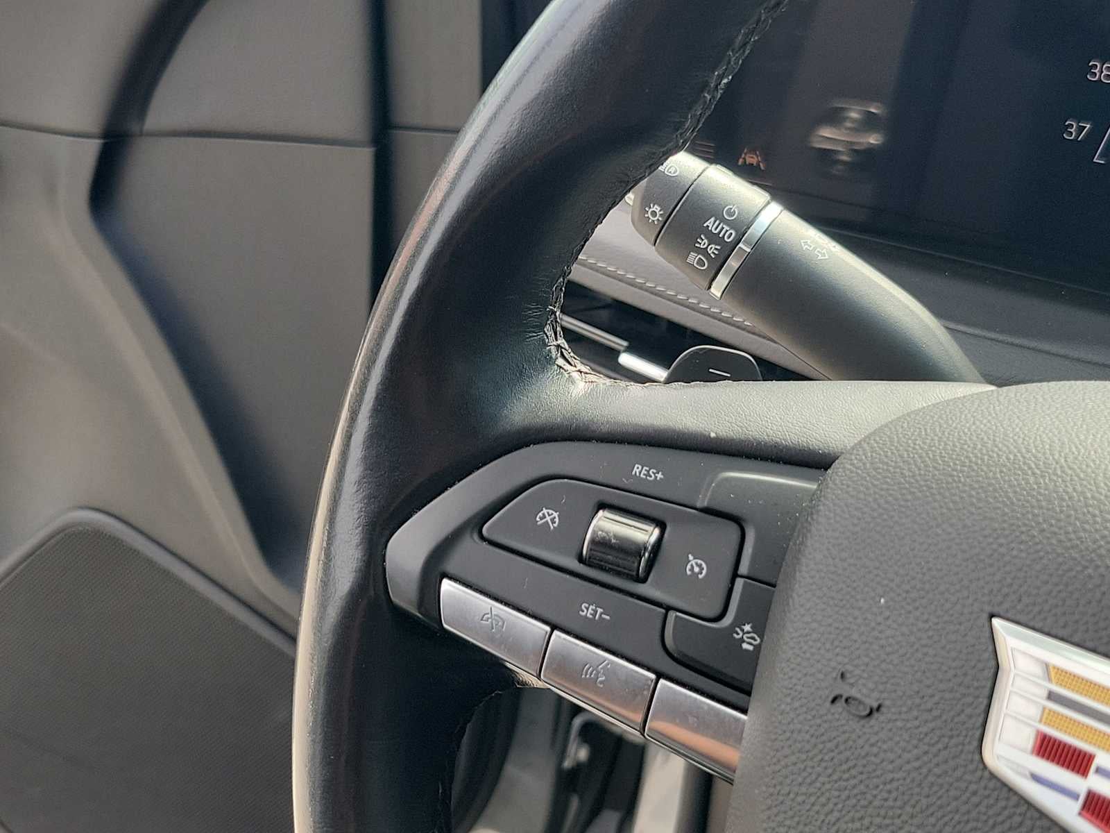 2024 Cadillac XT4 FWD Premium Luxury