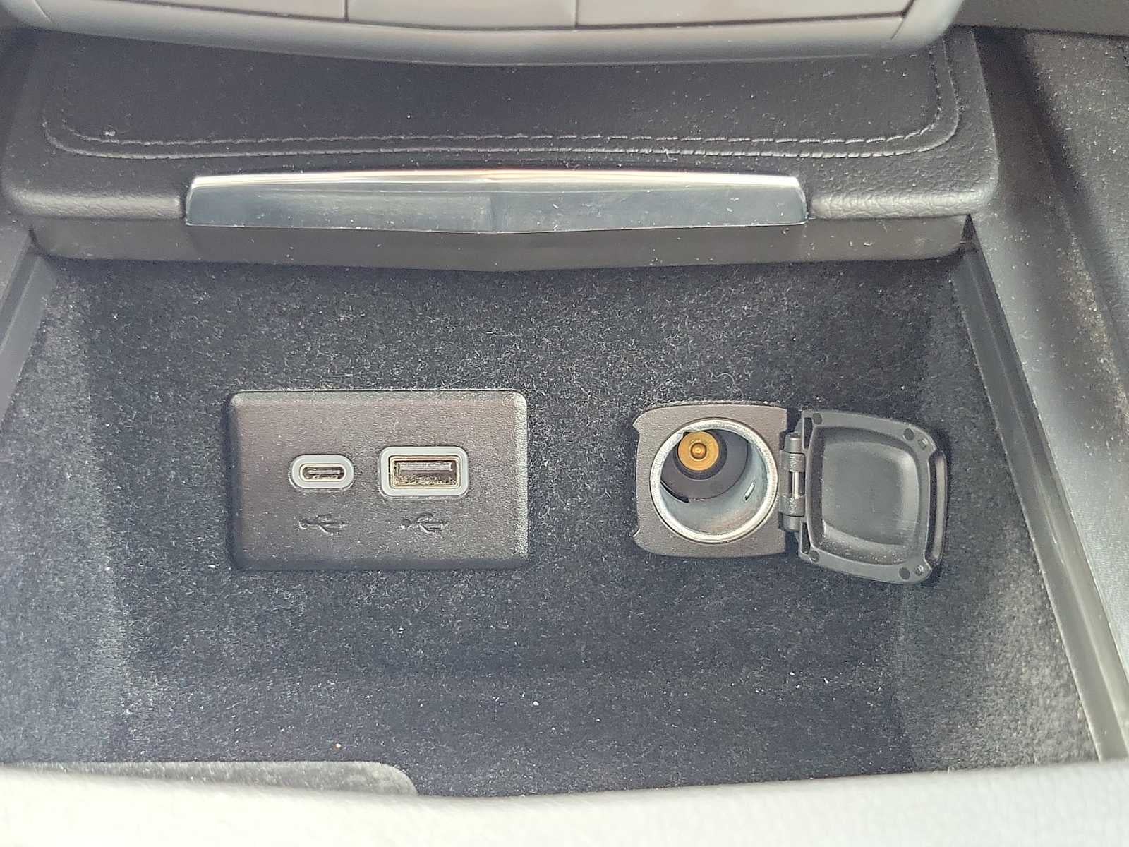 2024 Cadillac XT4 FWD Premium Luxury