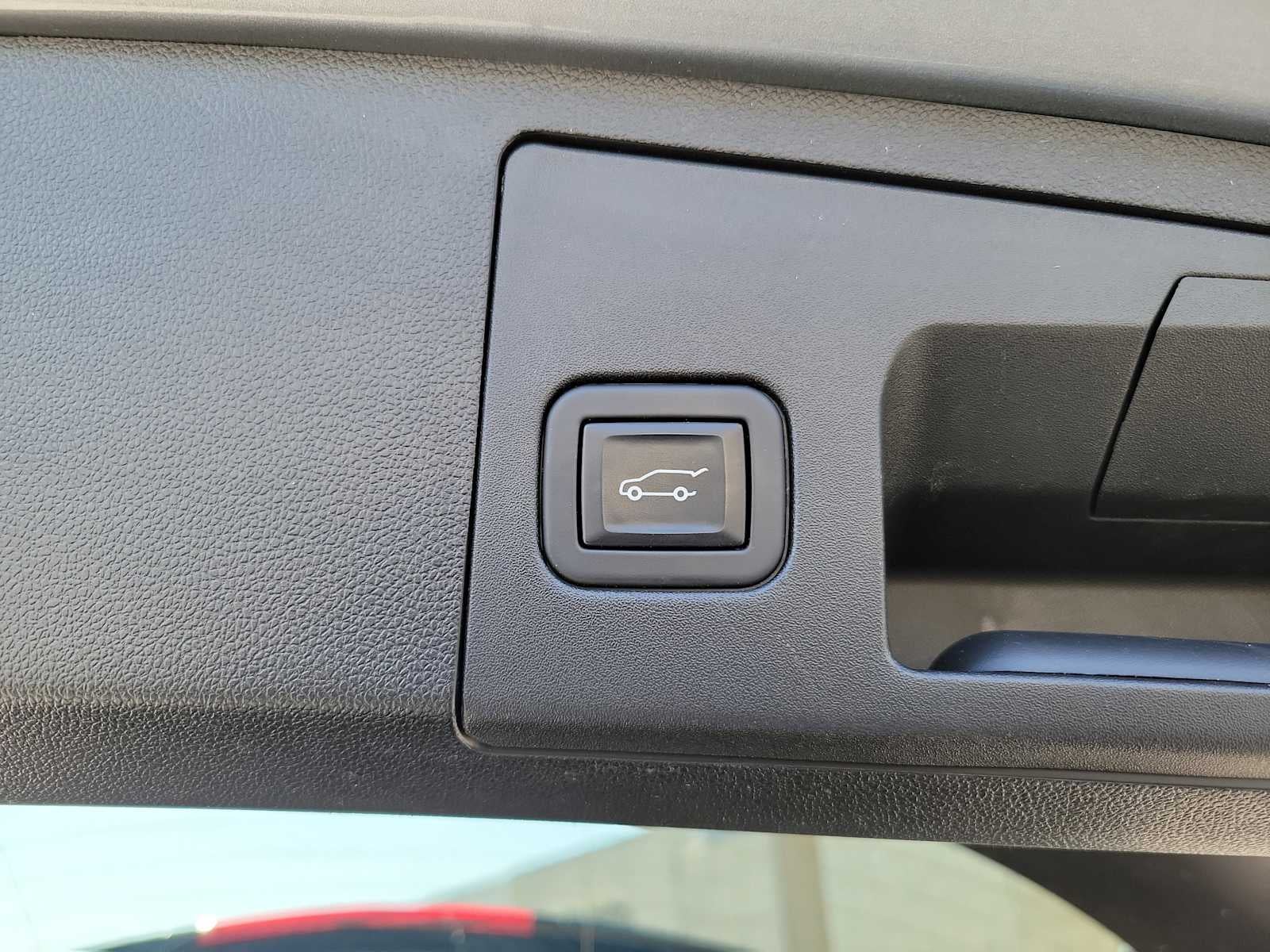 2023 Cadillac XT4 FWD Premium Luxury