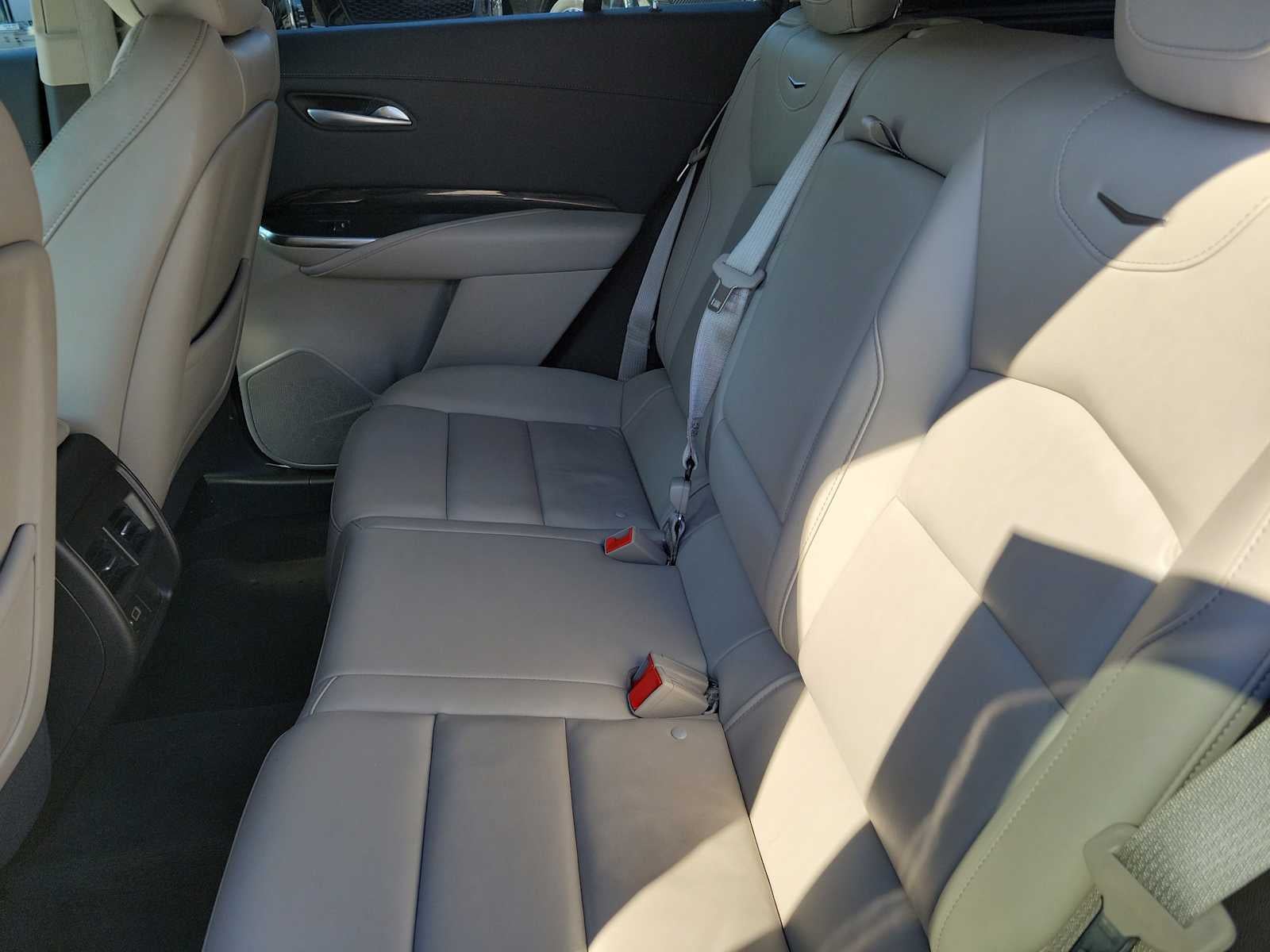 2023 Cadillac XT4 FWD Premium Luxury