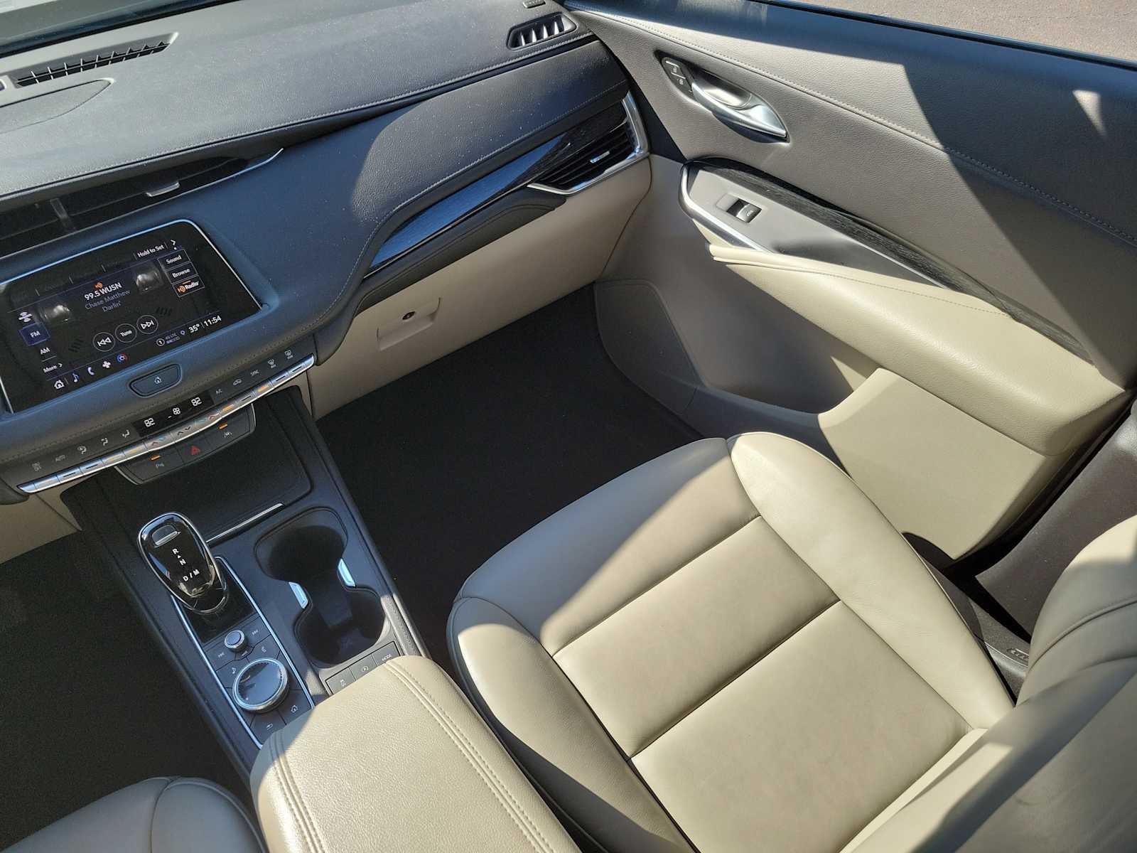 2023 Cadillac XT4 FWD Premium Luxury