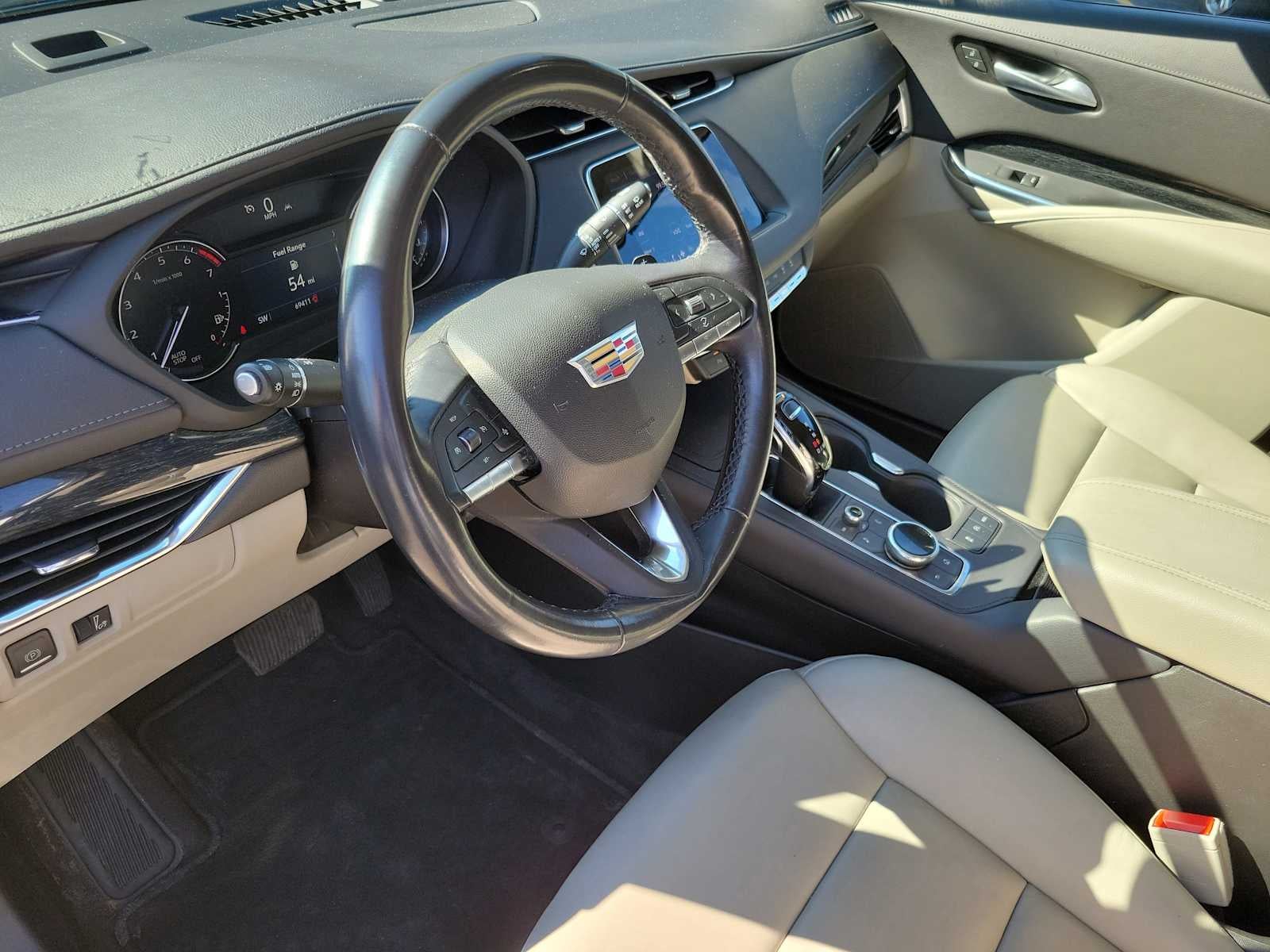 2023 Cadillac XT4 FWD Premium Luxury