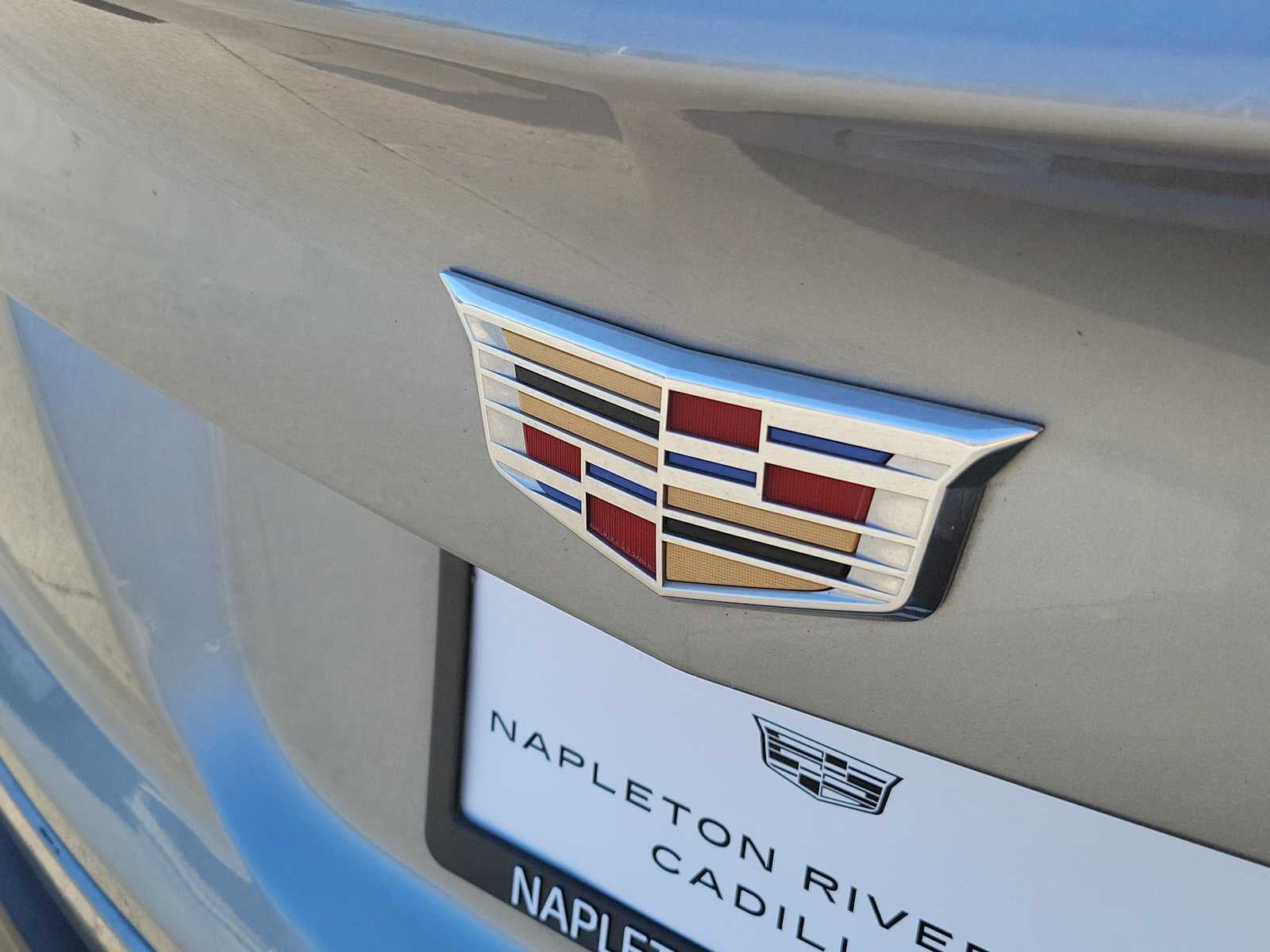 2023 Cadillac XT4 FWD Premium Luxury