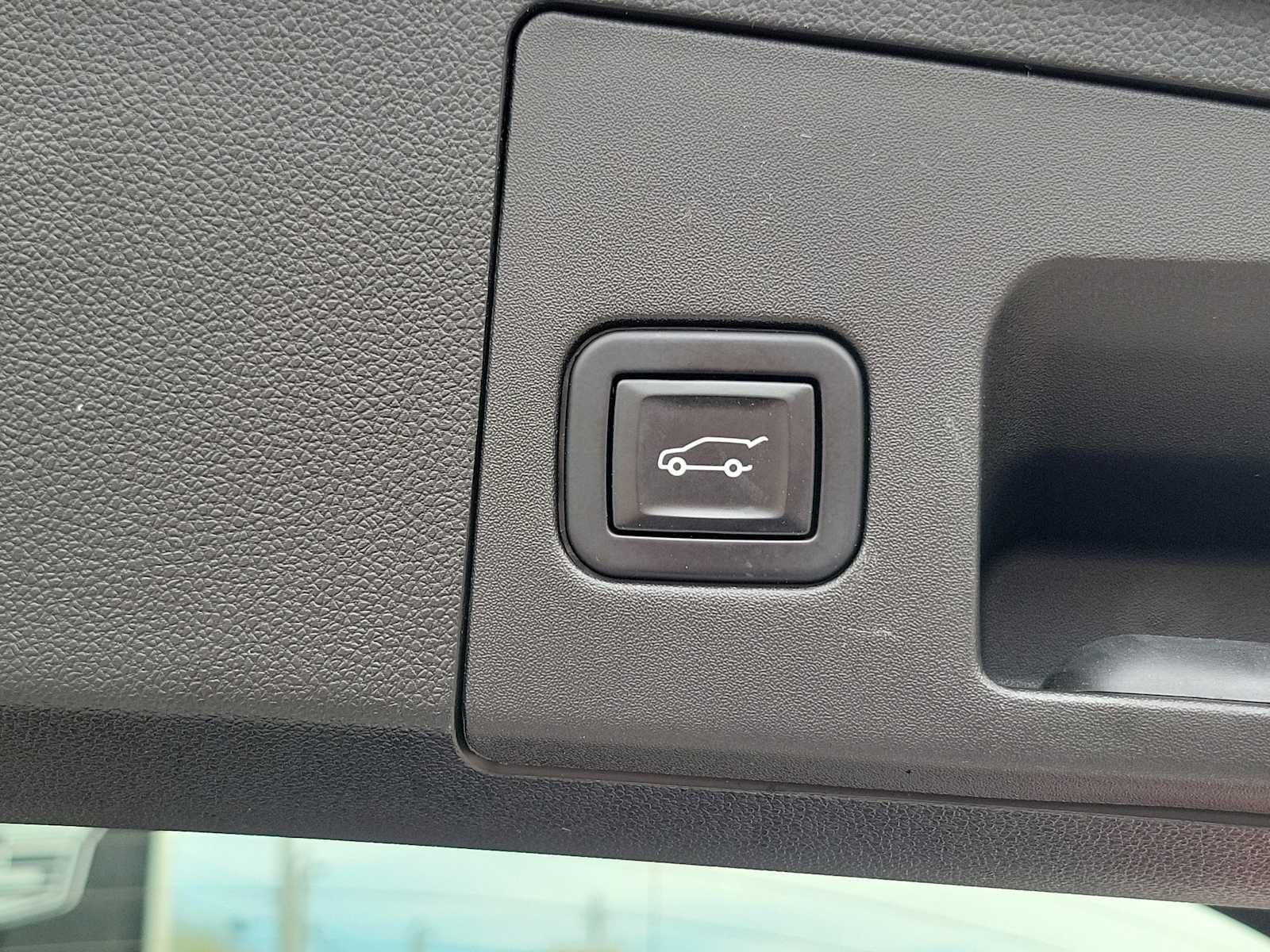 2023 Cadillac XT4 AWD Premium Luxury