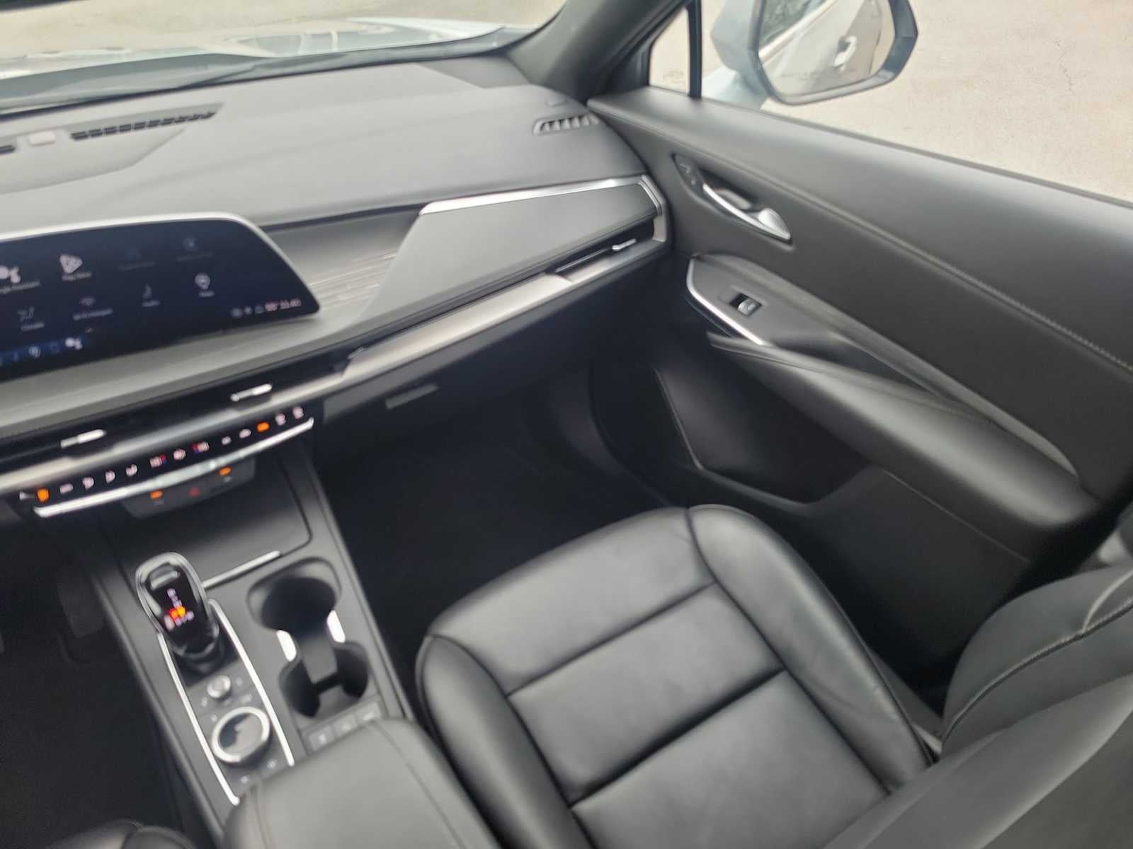 2024 Cadillac XT4 AWD Premium Luxury