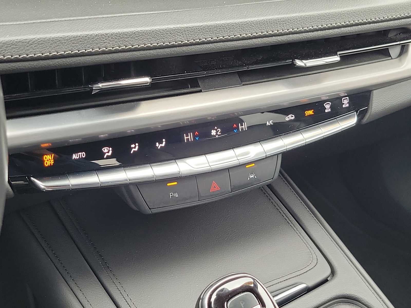 2024 Cadillac XT4 AWD Premium Luxury