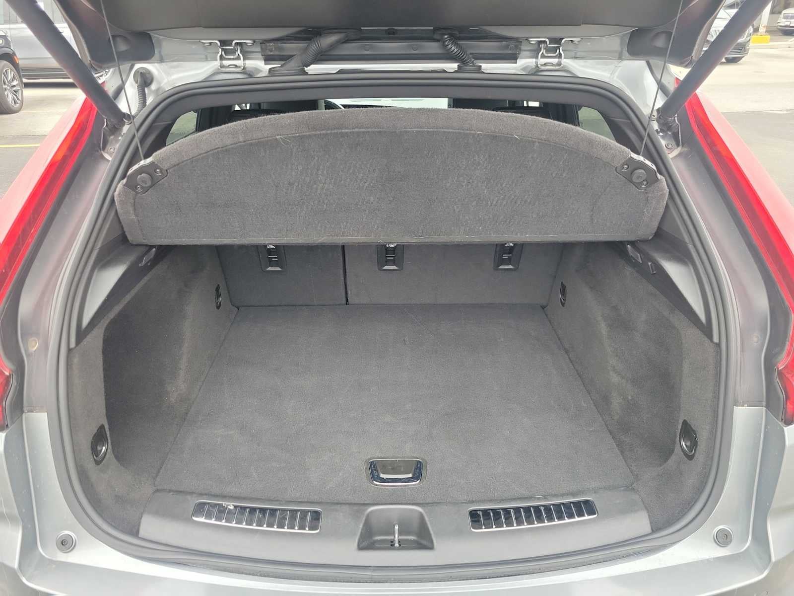 2024 Cadillac XT4 AWD Premium Luxury