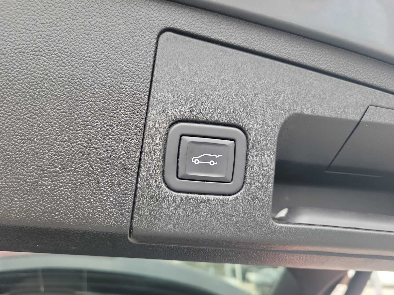 2024 Cadillac XT4 AWD Premium Luxury