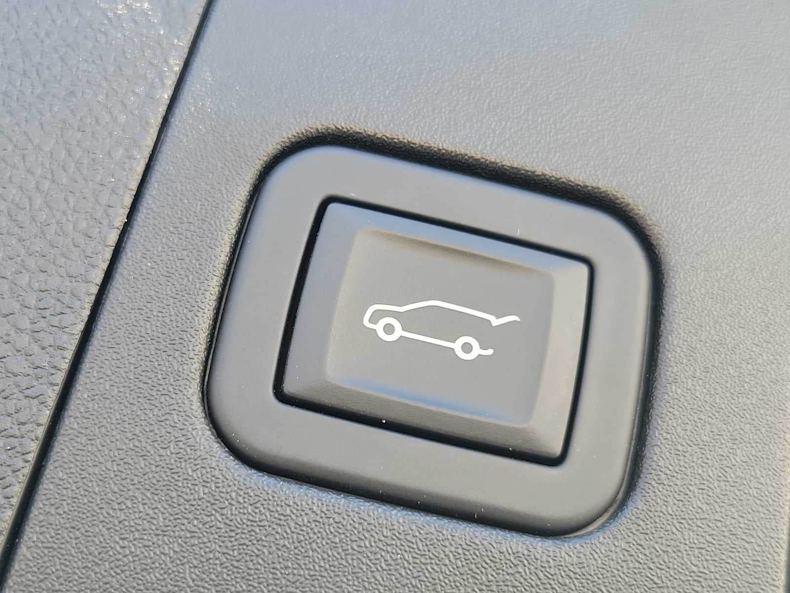 2025 Cadillac XT4 AWD Premium Luxury