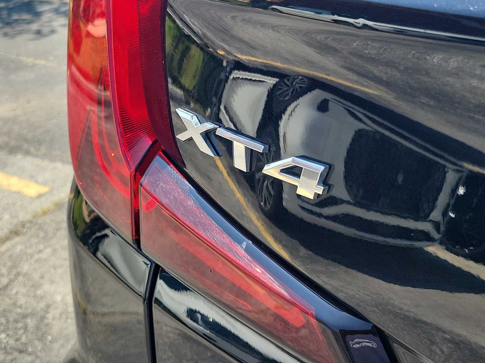2025 Cadillac XT4 AWD Premium Luxury