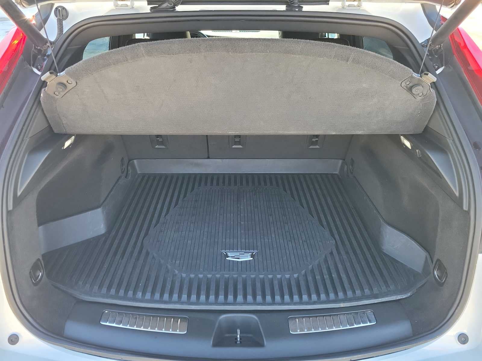 2023 Cadillac XT4 AWD Premium Luxury