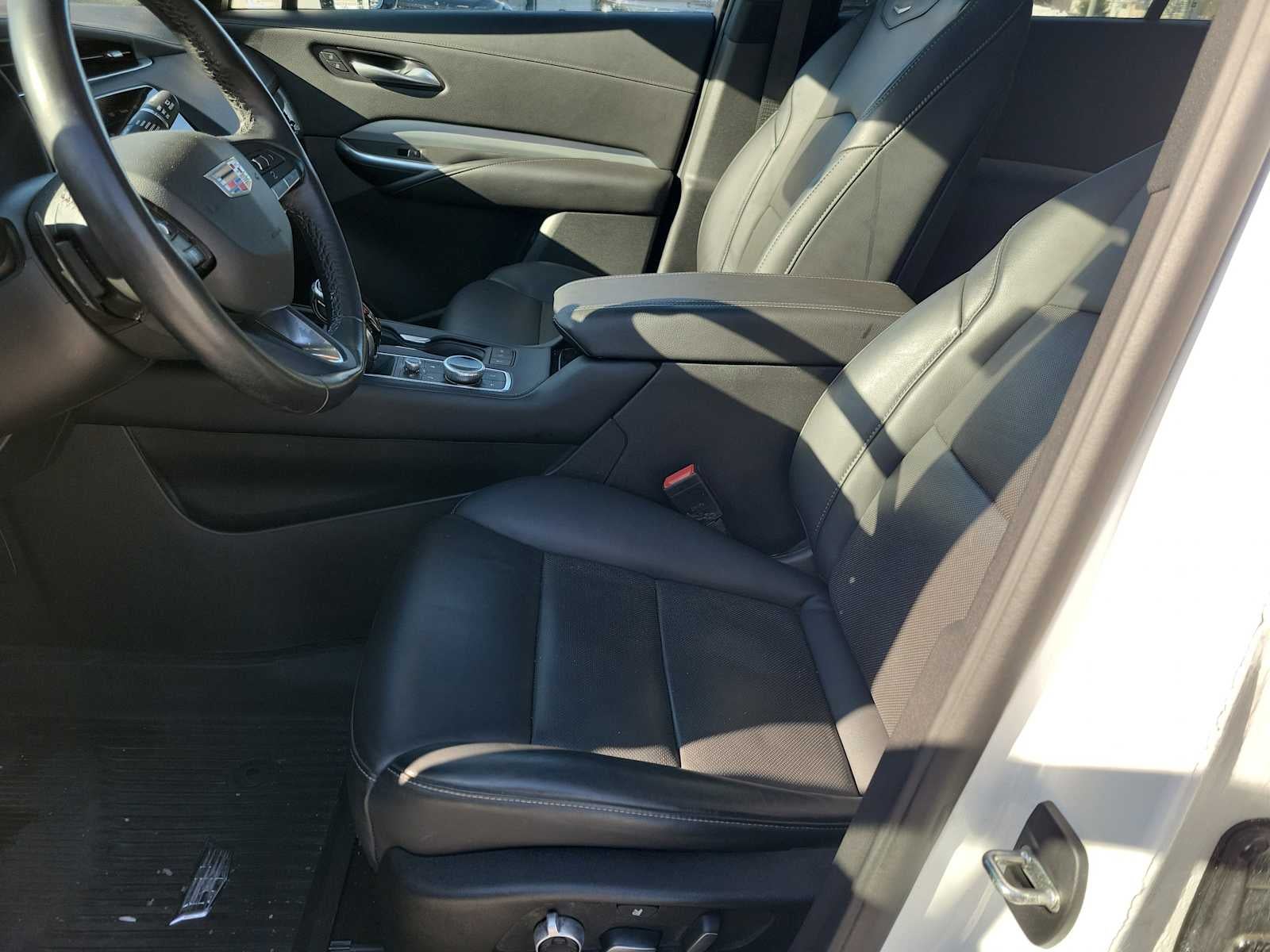 2023 Cadillac XT4 AWD Premium Luxury