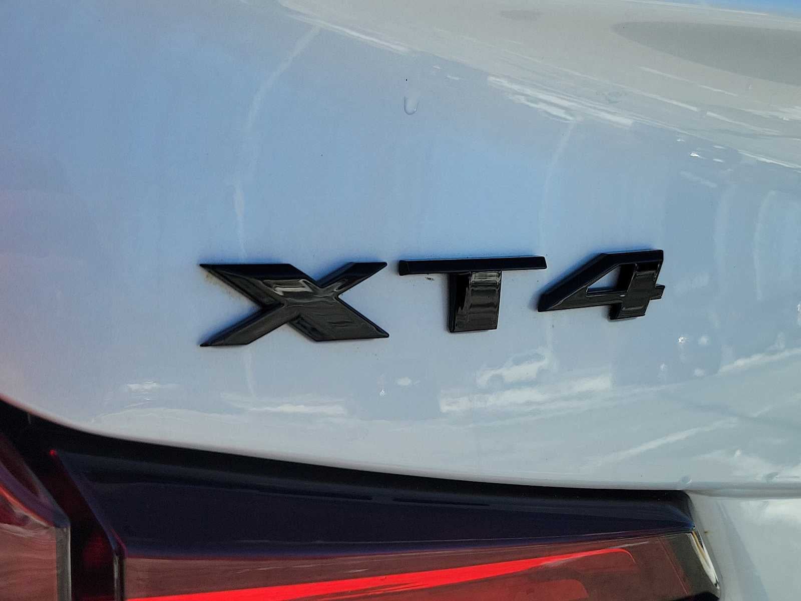 2023 Cadillac XT4 AWD Premium Luxury