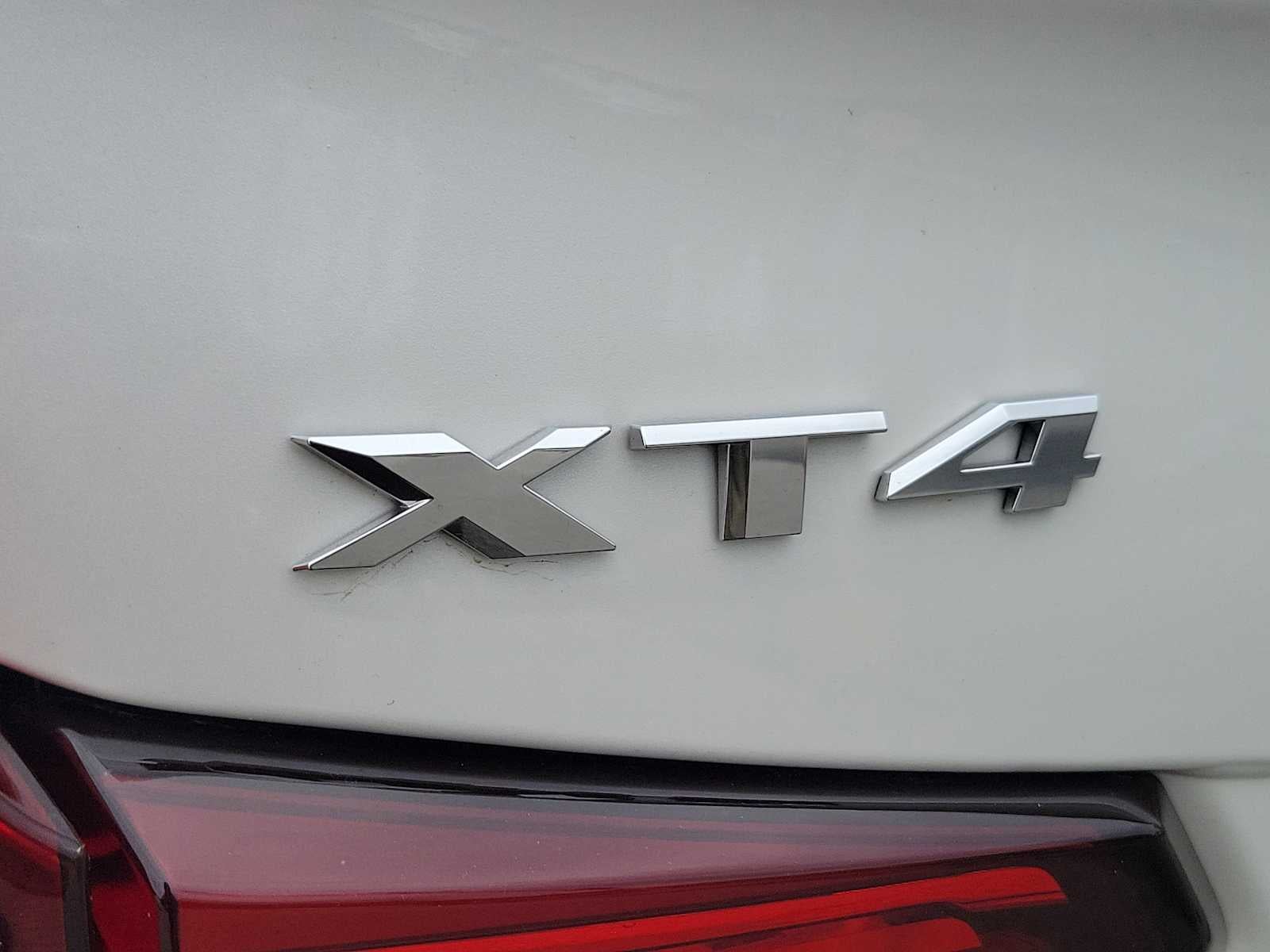 2023 Cadillac XT4 AWD Premium Luxury