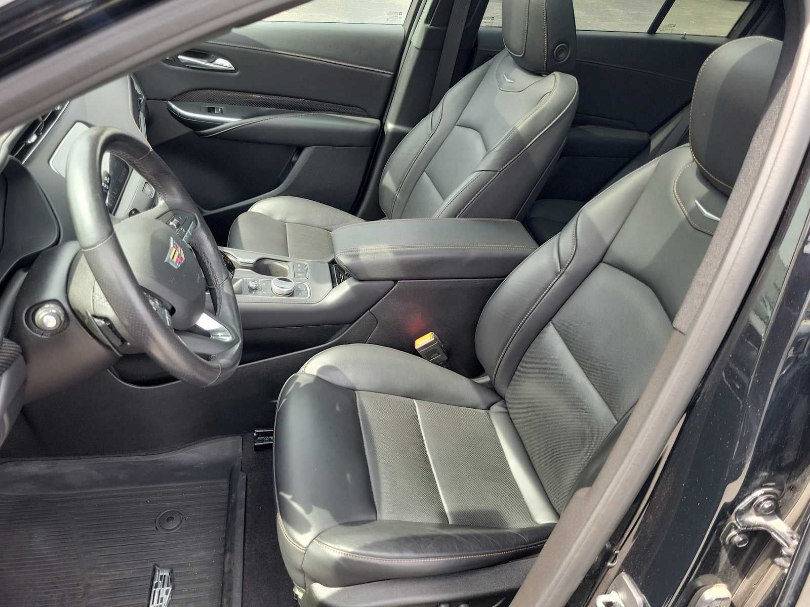 2022 Cadillac XT4 AWD Sport