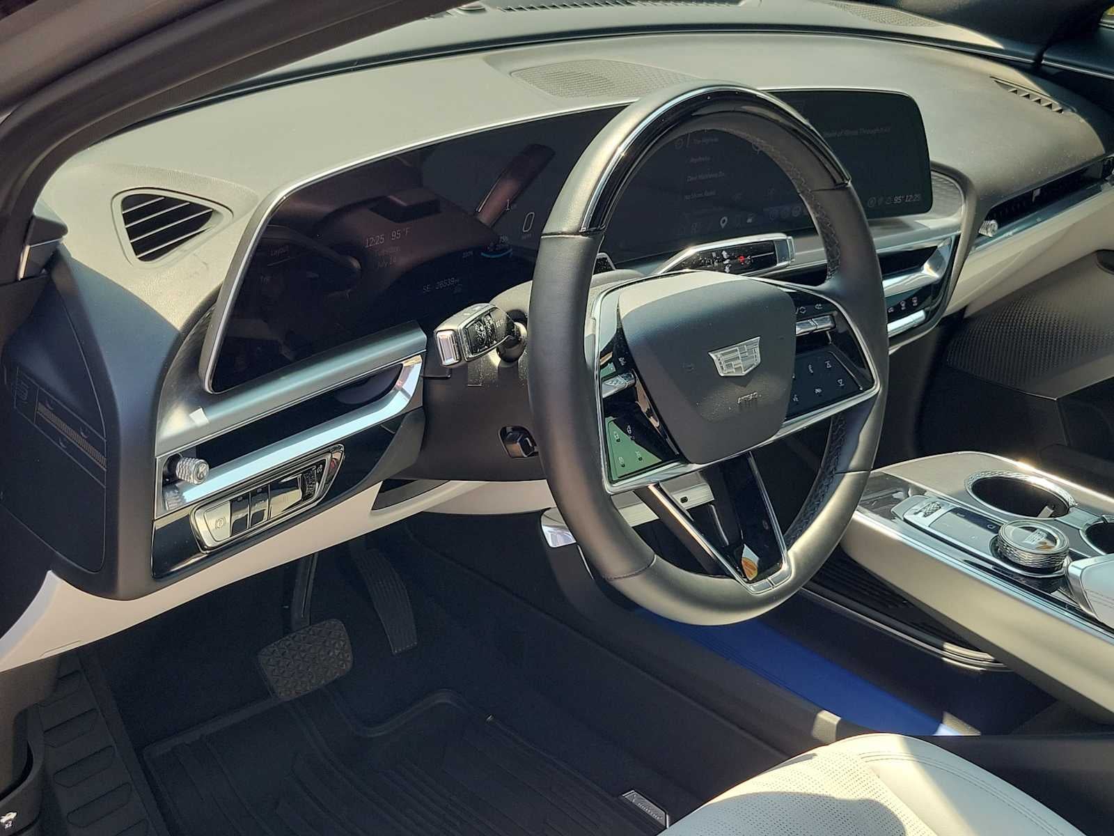 2024 Cadillac LYRIQ Sport