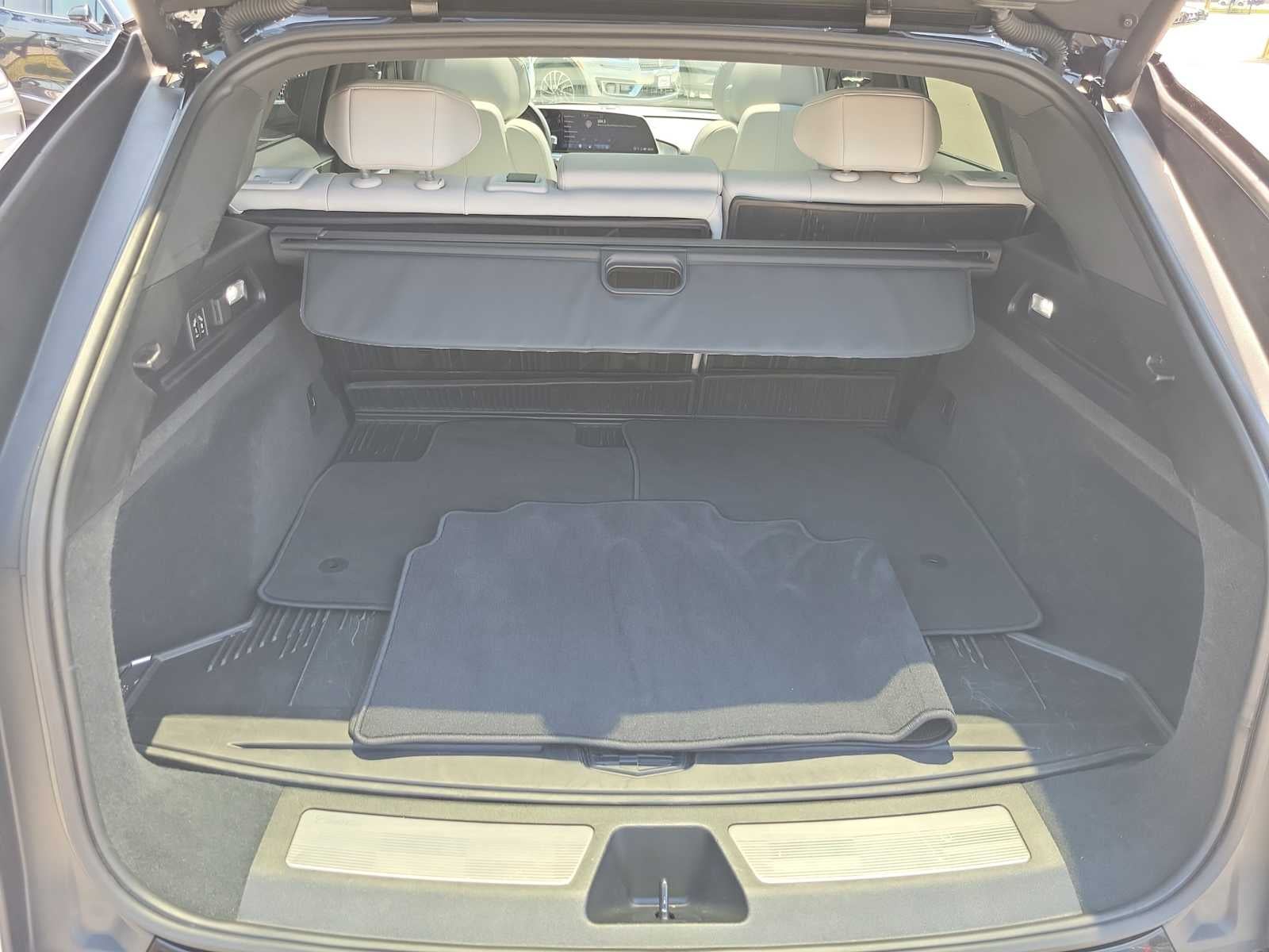 2024 Cadillac LYRIQ Sport