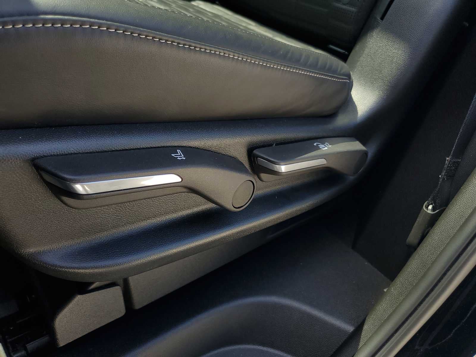 2023 Cadillac Escalade 4WD Sport Platinum