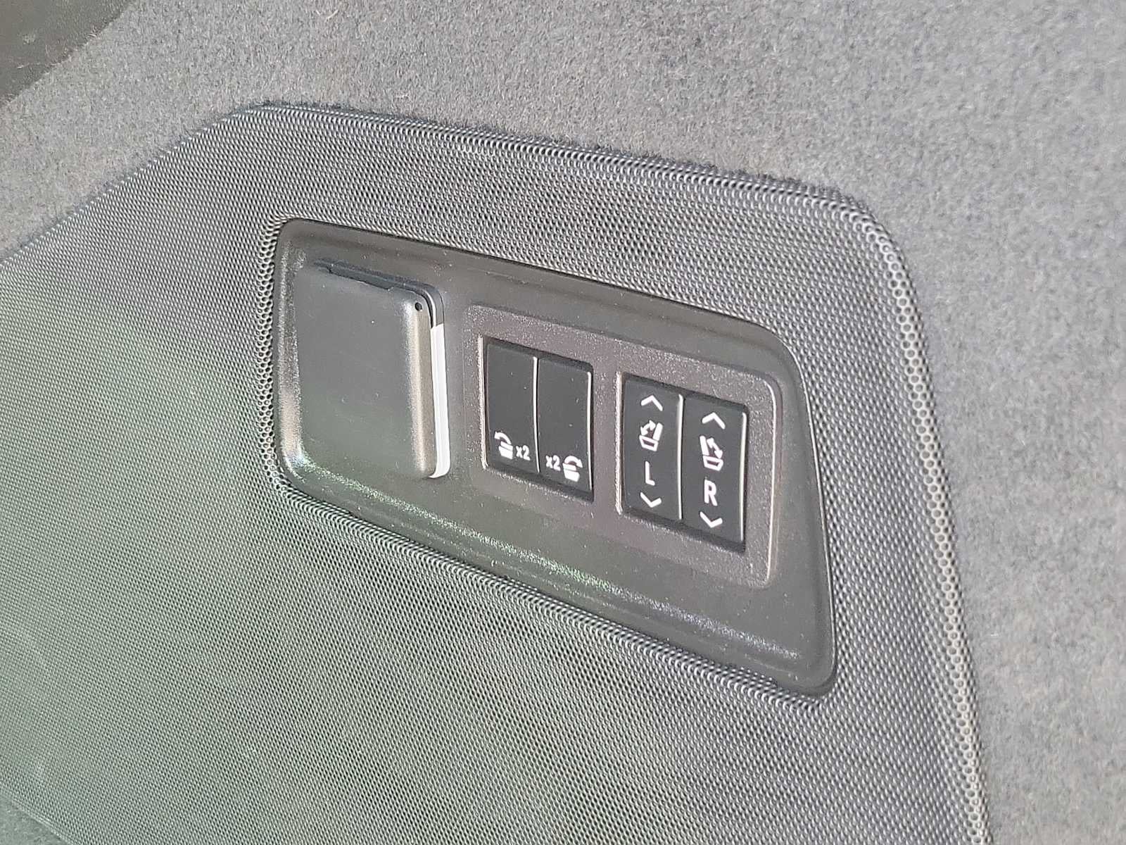 2023 Cadillac Escalade ESV 4WD Premium Luxury