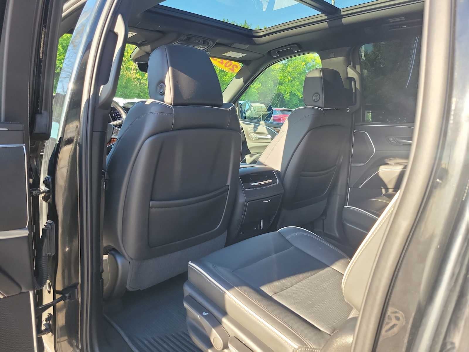 2023 Cadillac Escalade ESV 4WD Premium Luxury