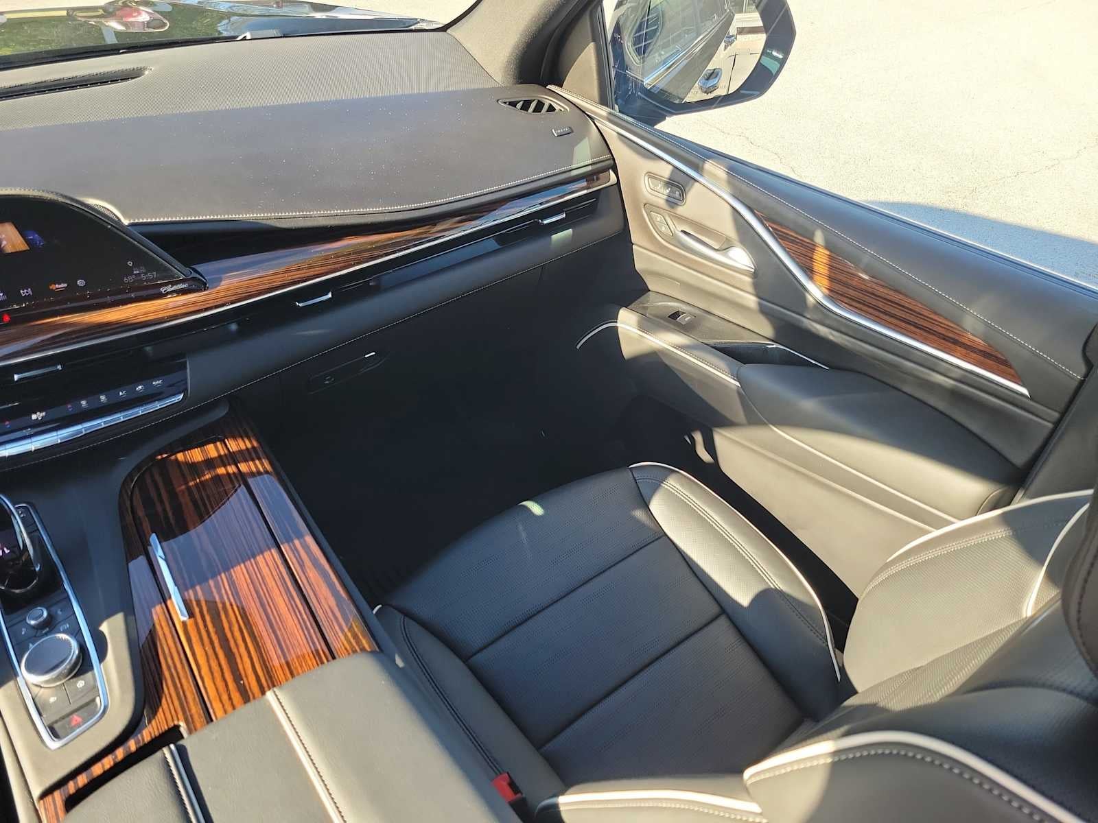 2023 Cadillac Escalade ESV 4WD Premium Luxury