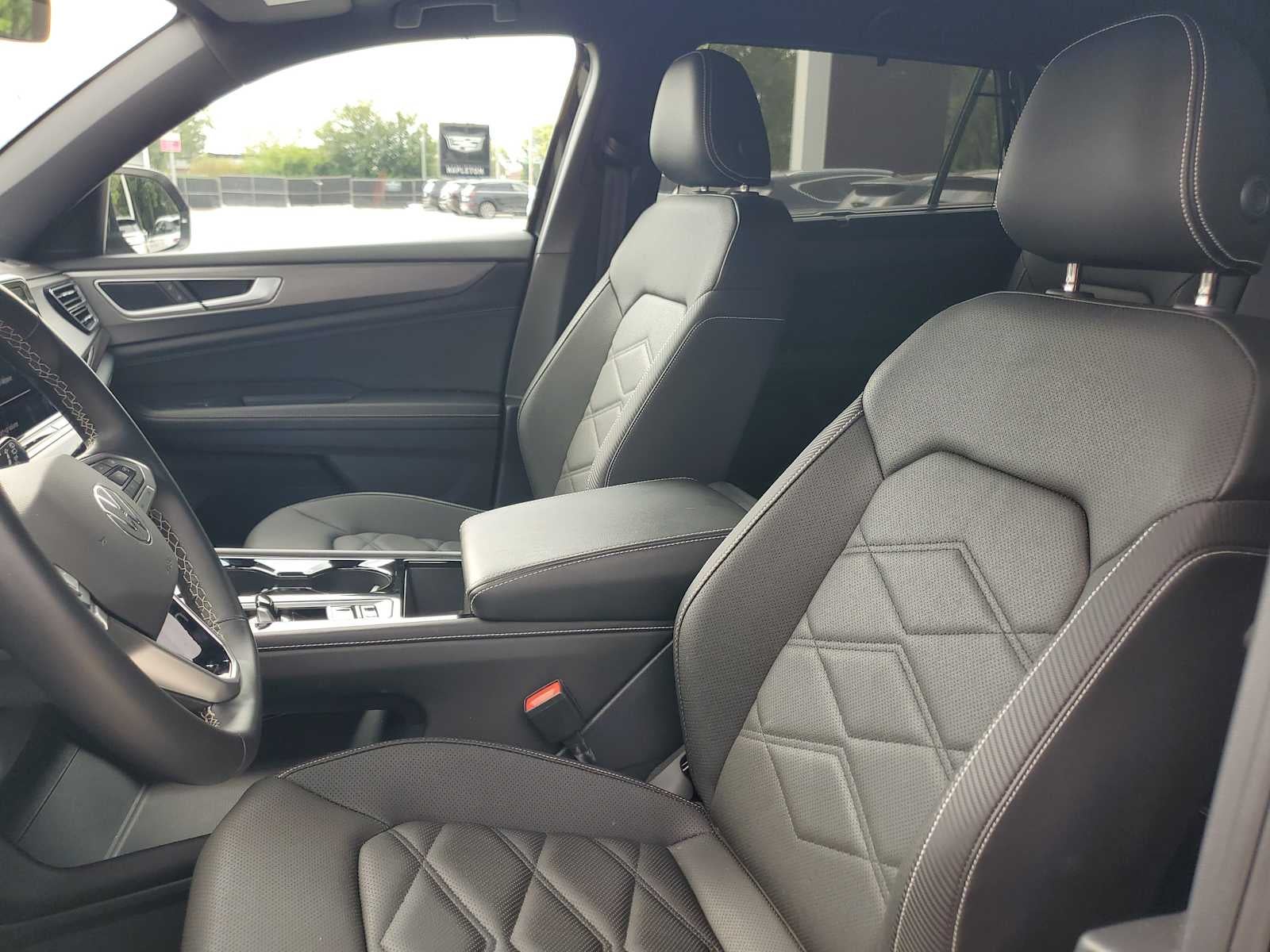 2025 Volkswagen Atlas Cross Sport 2.0T SE w/Technology