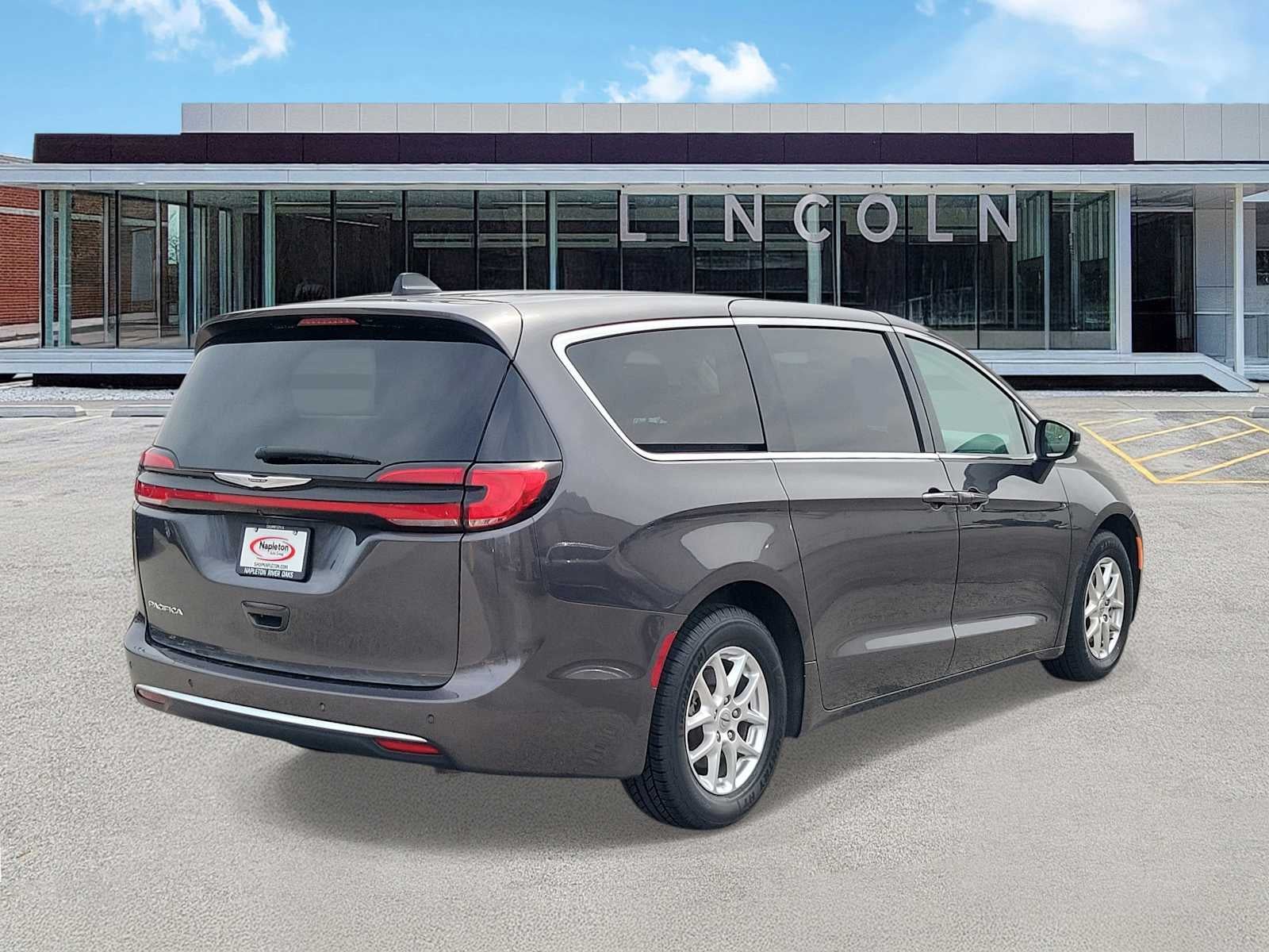 2023 Chrysler Pacifica Touring L