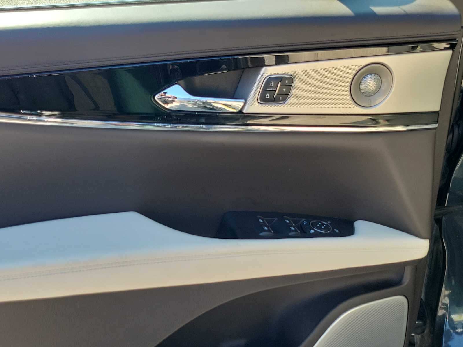 2023 Lincoln Nautilus Black Label