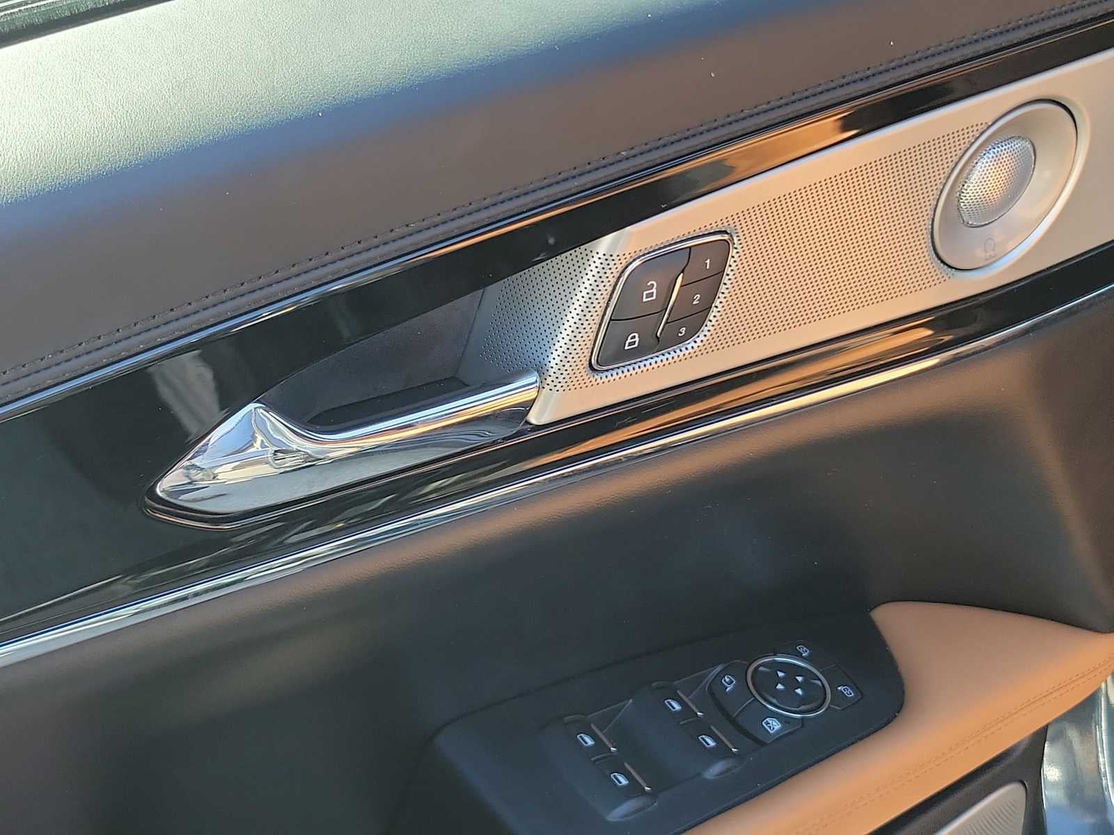 2022 Lincoln Nautilus Black Label