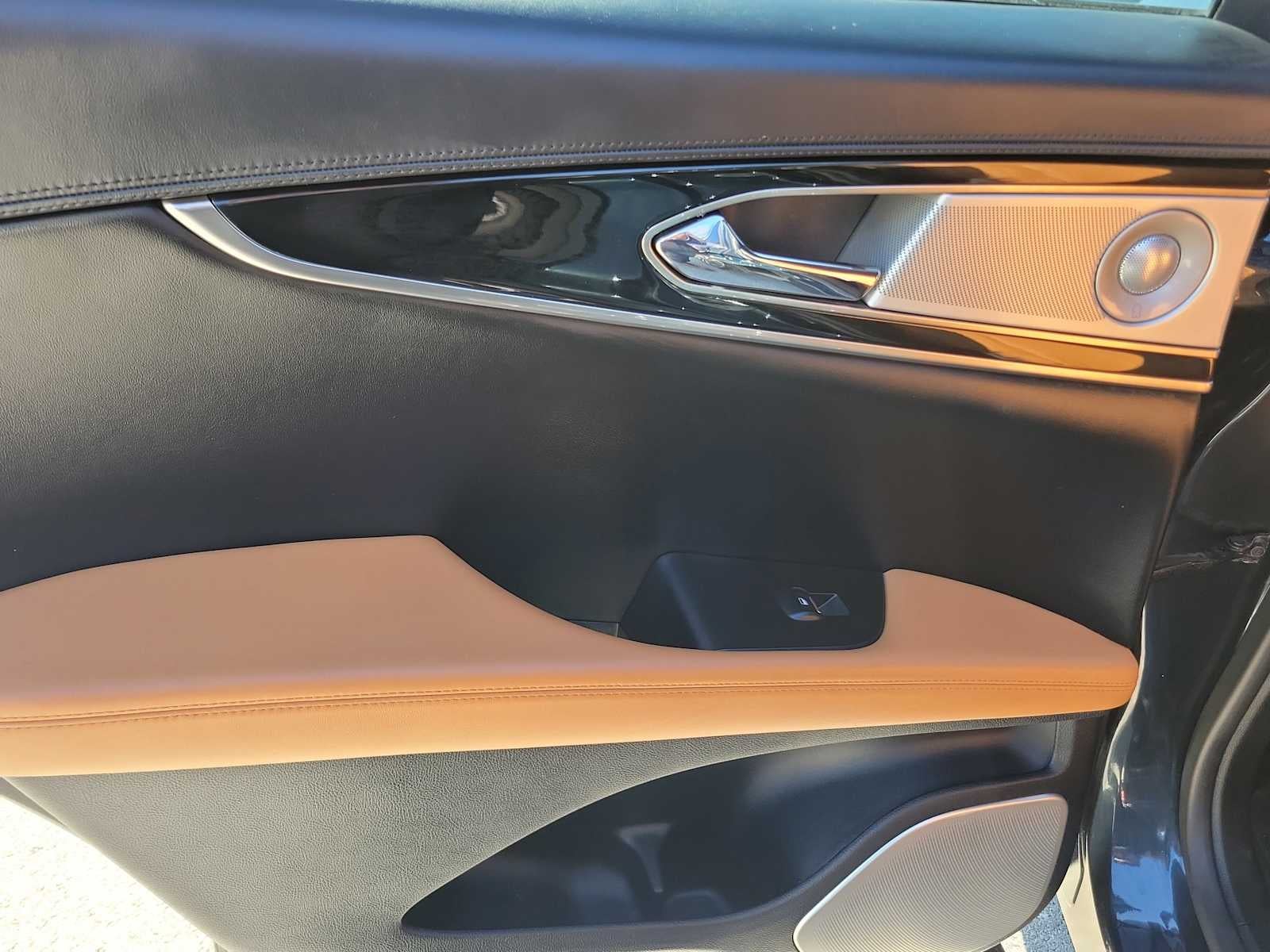 2022 Lincoln Nautilus Black Label