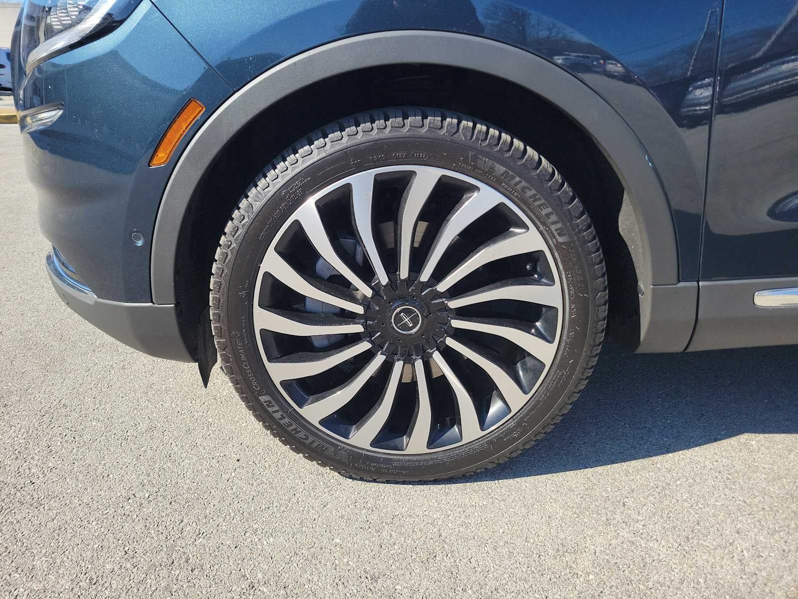 2022 Lincoln Nautilus Black Label