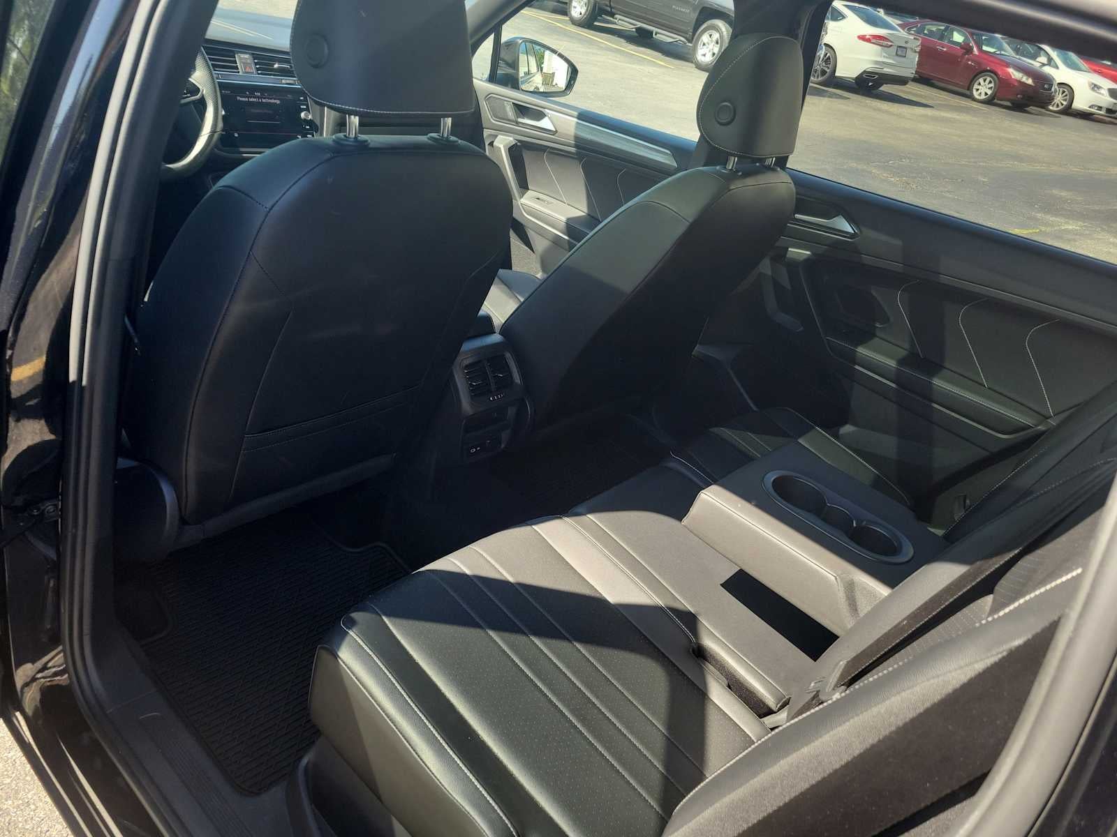 2022 Volkswagen Tiguan SE R-Line Black