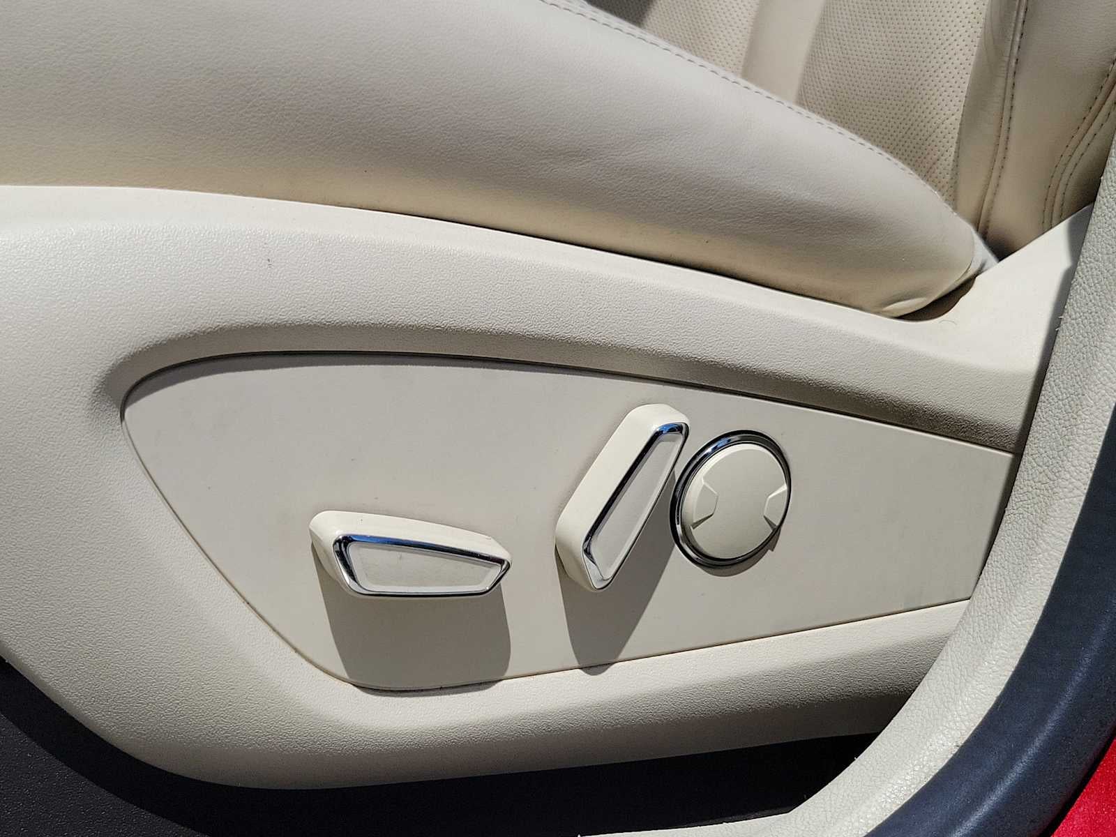 2015 Lincoln MKC Base