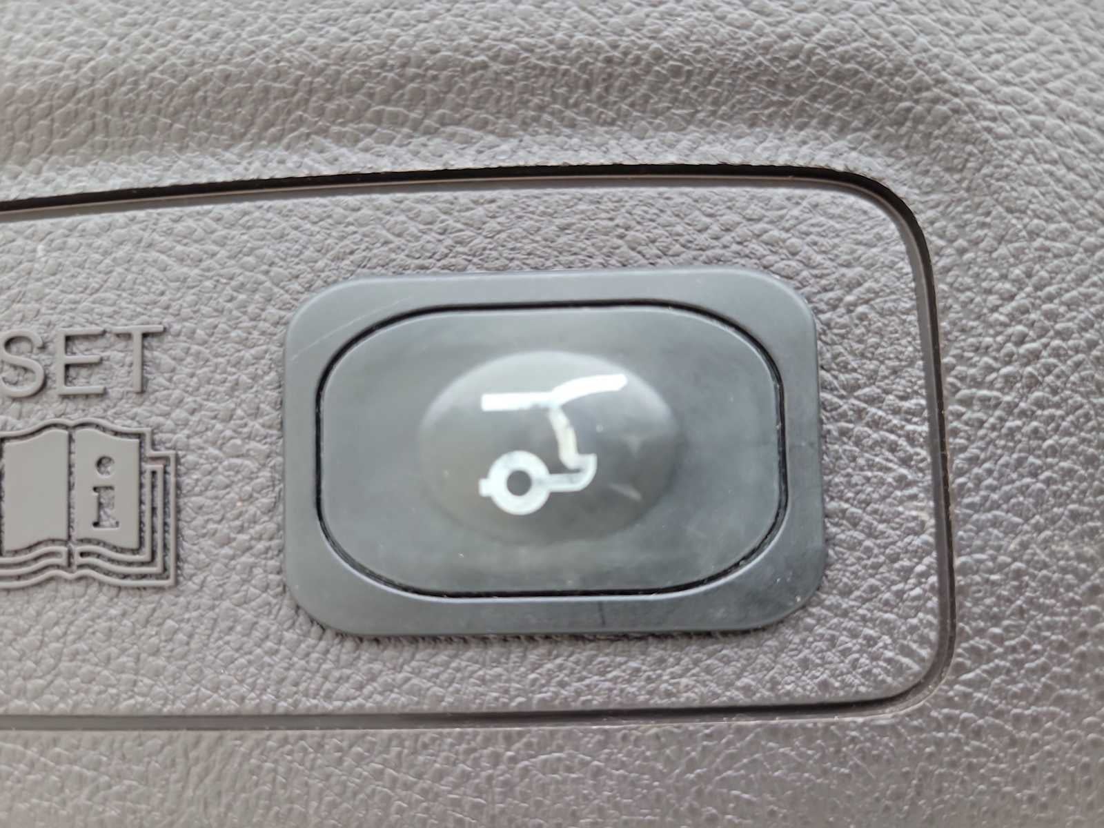 2015 Lincoln MKC Base