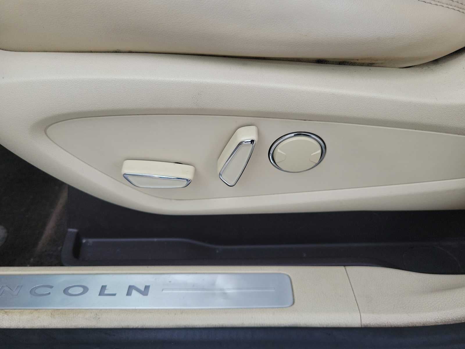 2015 Lincoln MKC Base