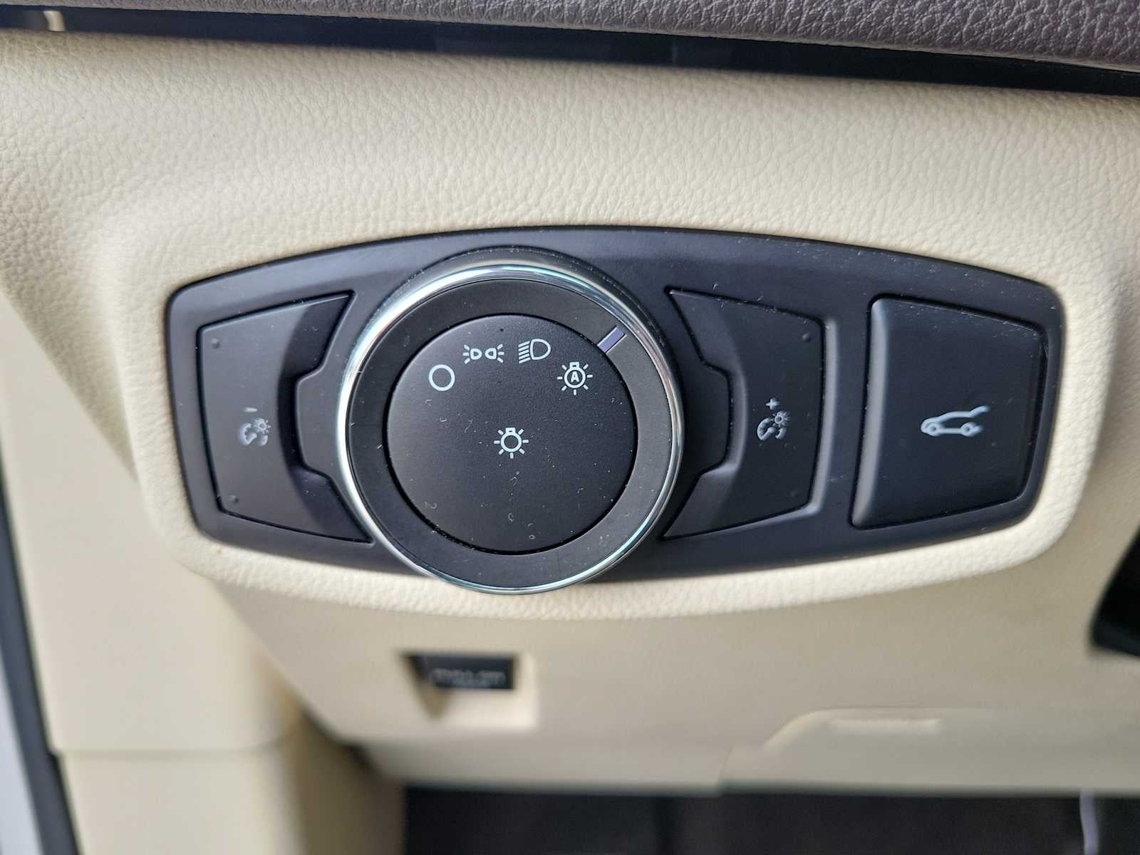 2015 Lincoln MKC Base