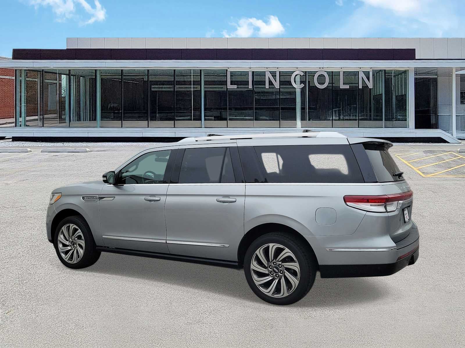 2023 Lincoln Navigator L Reserve