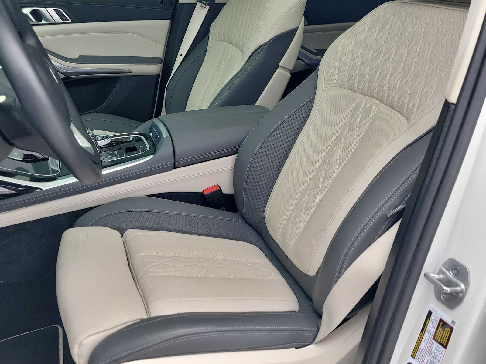 2025 BMW X7 ALPINA XB7