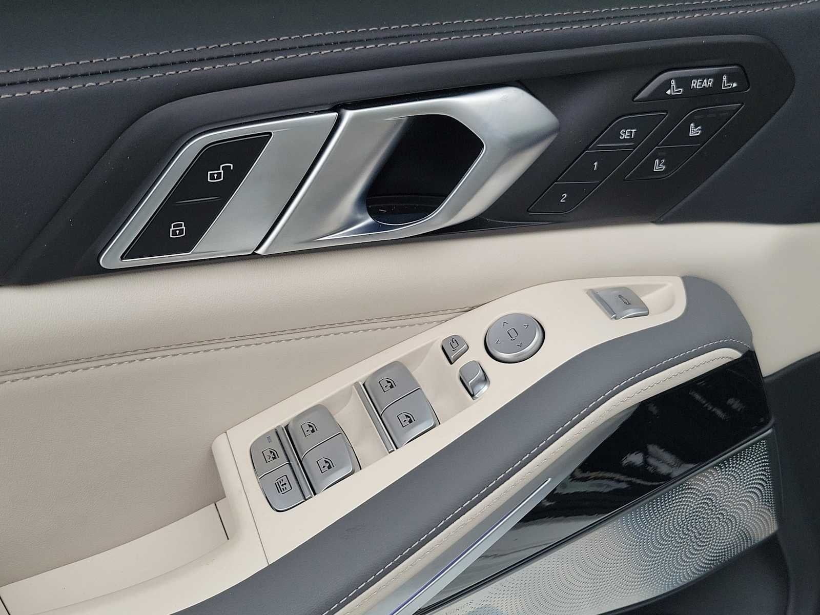 2025 BMW X7 ALPINA XB7