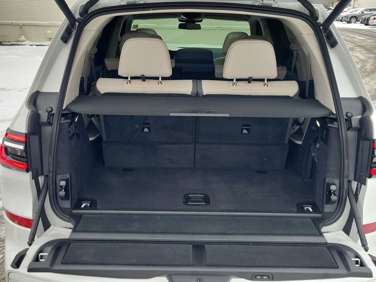 2025 BMW X7 ALPINA XB7