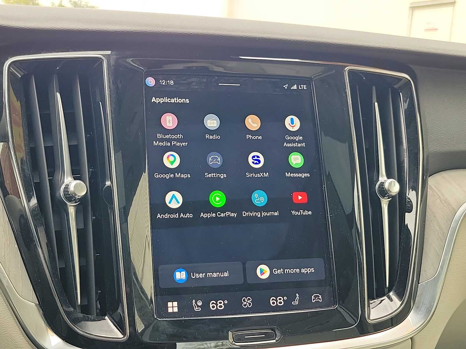 2024 Volvo S60 Plus Dark Theme