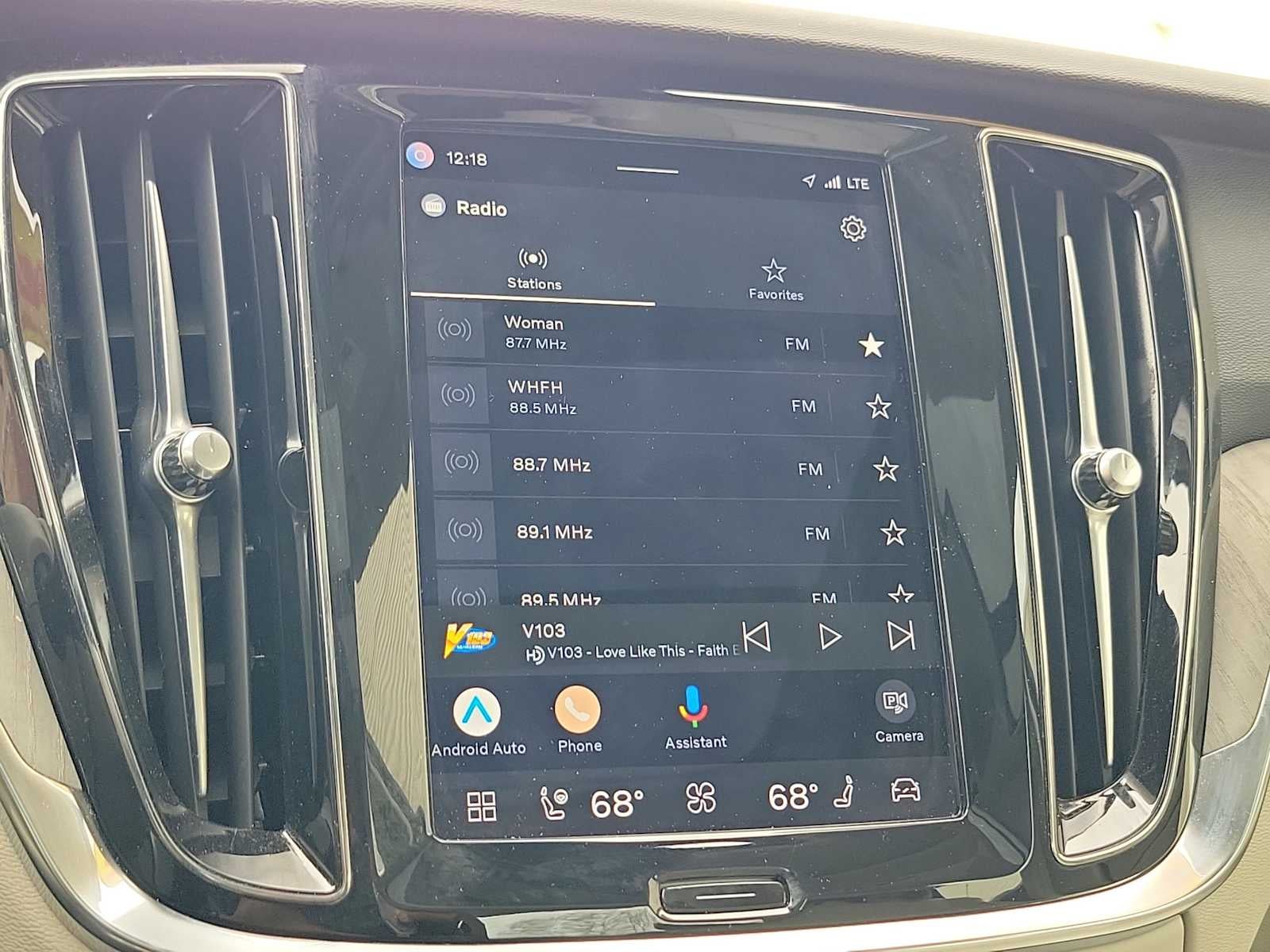 2024 Volvo S60 Plus Dark Theme