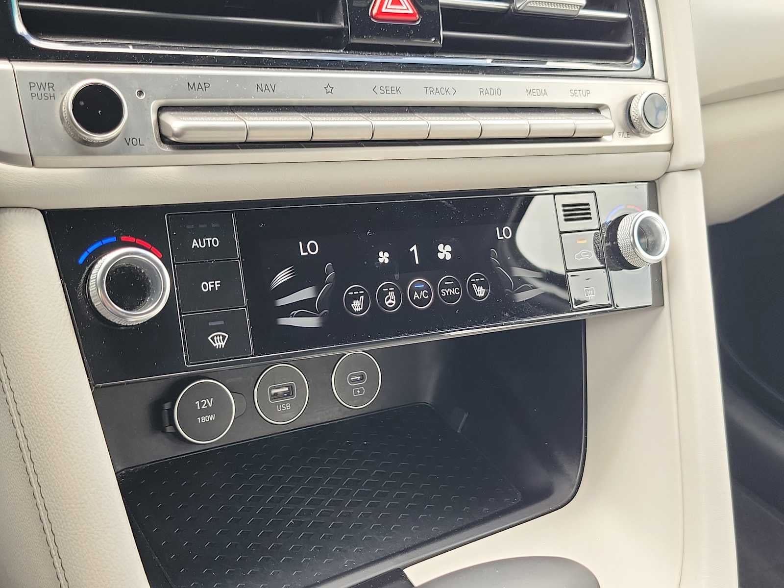 2024 Genesis G70 2.5T