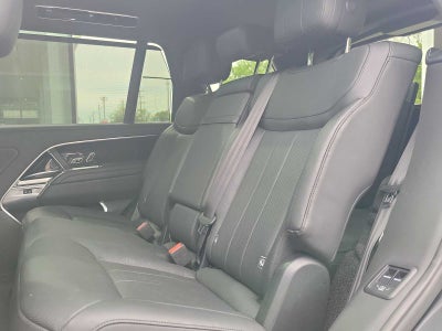 2025 Land Rover Range Rover SE
