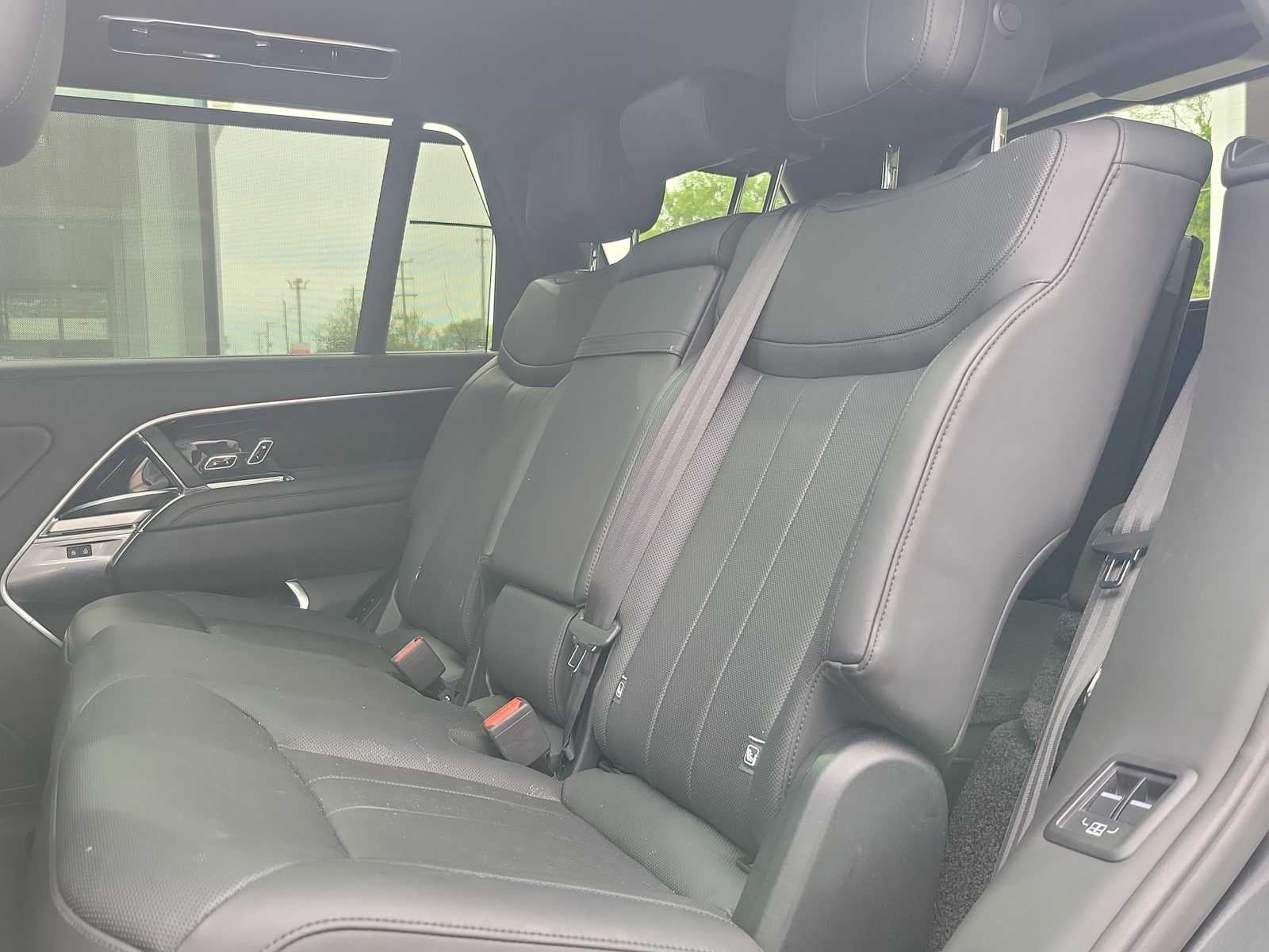 2025 Land Rover Range Rover SE