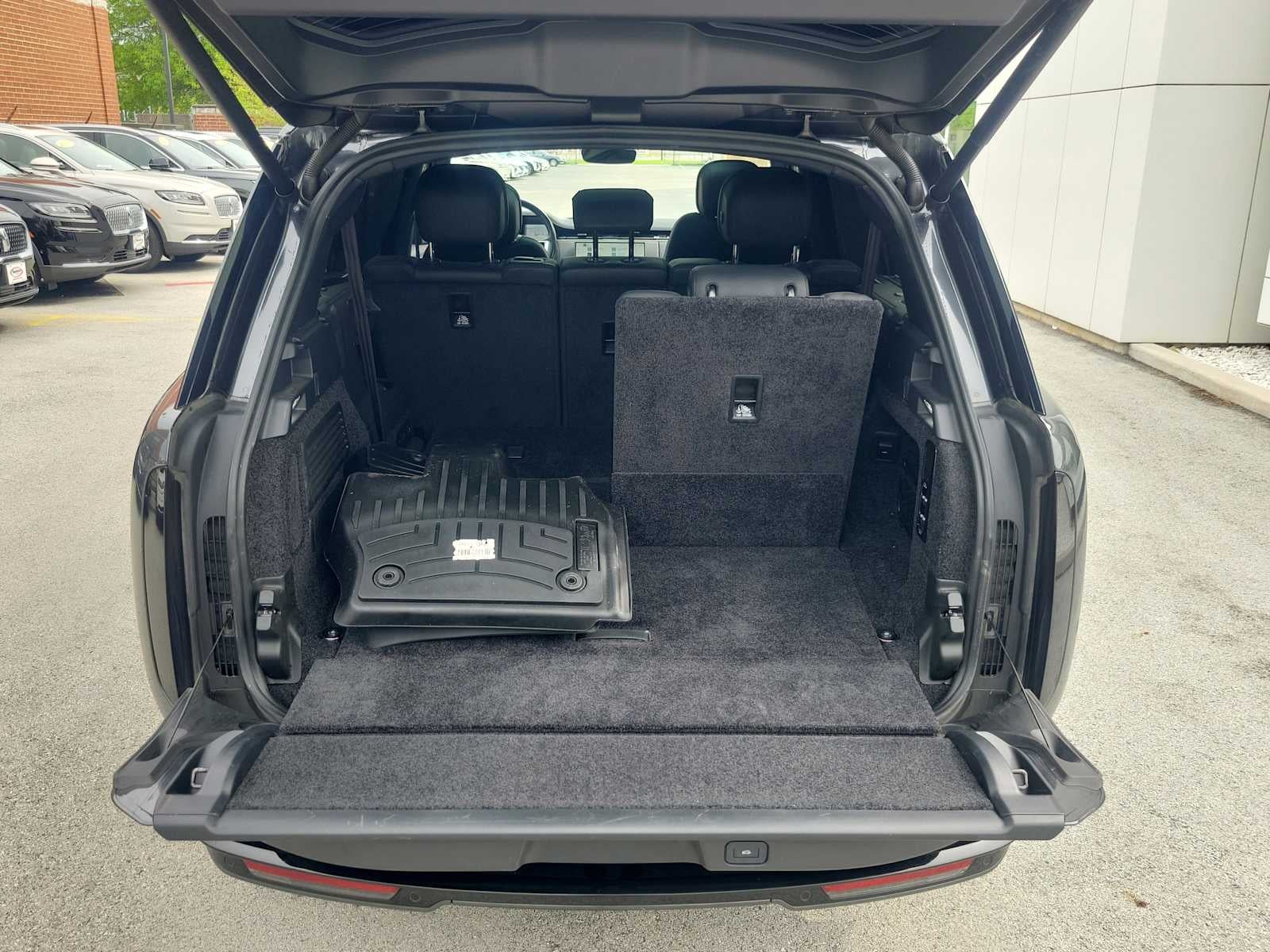 2025 Land Rover Range Rover SE
